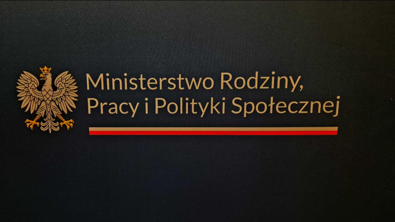 logo Ministerstwa Rodziny, Pracy i Polityki Społecznej