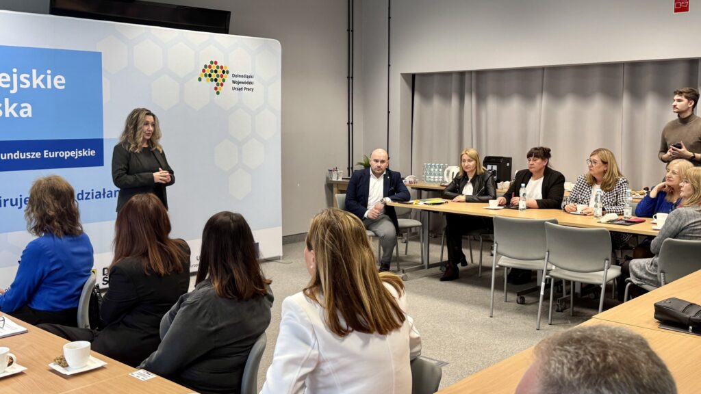 zdjęcie przedstawiające uczestników spotkania